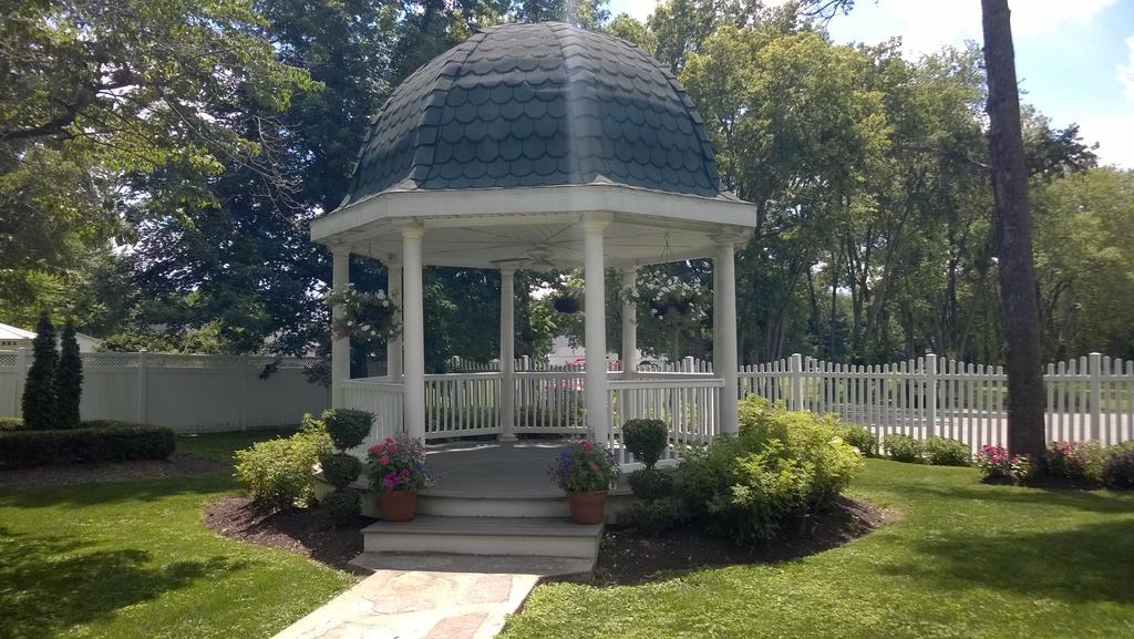 Greene Gables Inn White Hall Exterior photo